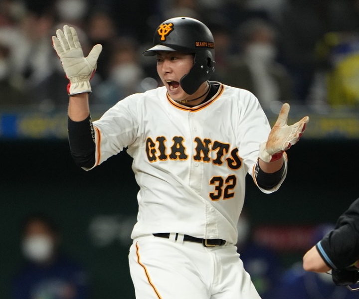 巨人・移籍後初の開幕スタメン 背番号32の意地と覚悟／12球団開幕