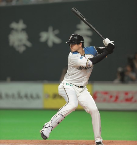 日本ハム 大谷翔平が史上初の 二刀流 受賞 セ パのベストナイン発表 野球 週刊ベースボールonline