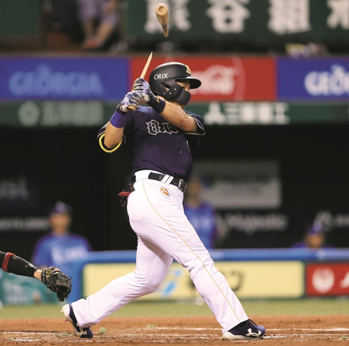 今週の1枚 バットが折れてもホームラン 野球コラム 週刊ベースボールonline