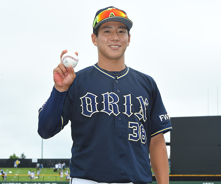 来田涼斗選手 2021年シーズンプロ初勝利・プロ初本塁打達成記念直筆 