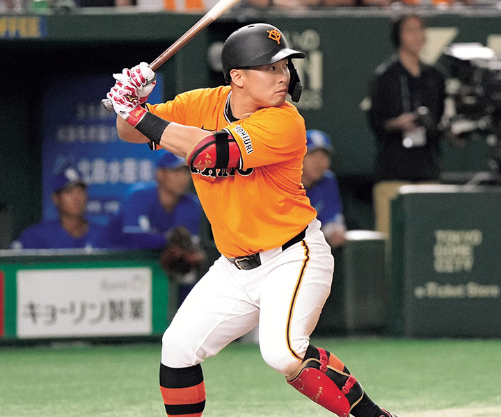連続写真】巨人・浅野翔吾「上半身にムダな動きがほぼなく下半身主導の