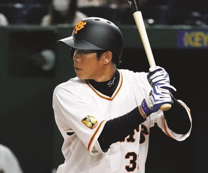 連続写真】巨人・松原聖弥 前編「トップが良い形で決まっていて