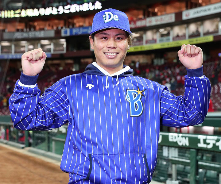 【激レア】 濱口遥大 選手 実使用 支給グラブ サイン入り グラブ show_img.php?contents_id=