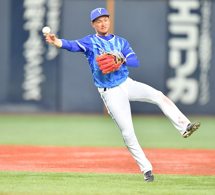 Dena 大和 要所でこそ発揮される名手の技 守備職人のプライド 野球コラム 週刊ベースボールonline