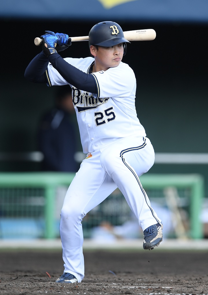 オリックス・西村凌 高い意識でレギュラー争い参戦／春の一番星を探し