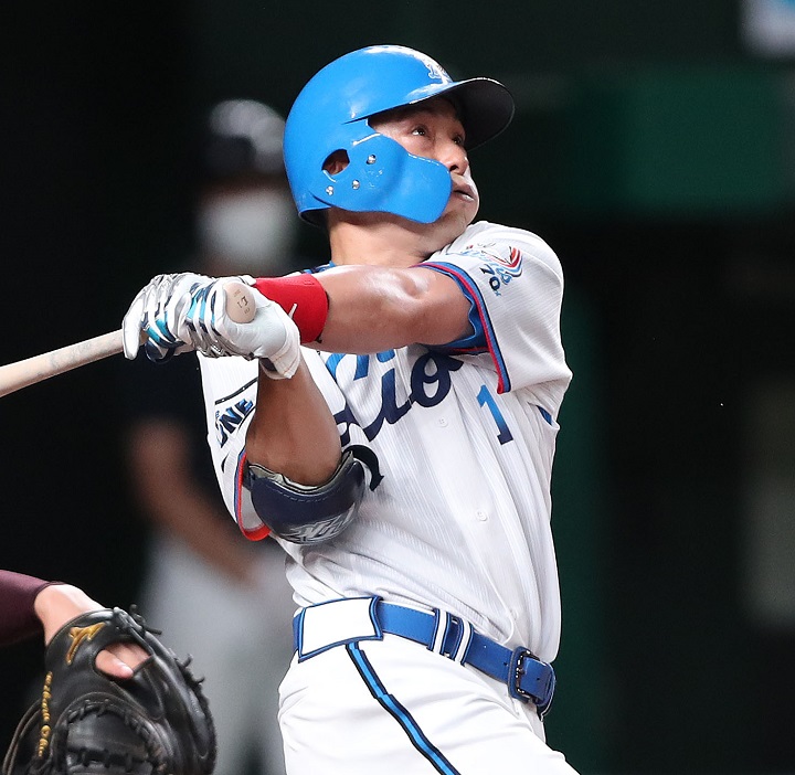 西武・栗山巧 生え抜き球団初の快挙をどんな1本で迎えるか／節目の記録 