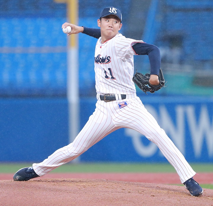 スワローズ crewピンバッジ 奥川恭伸 投手 - メルカリ【奥川恭伸