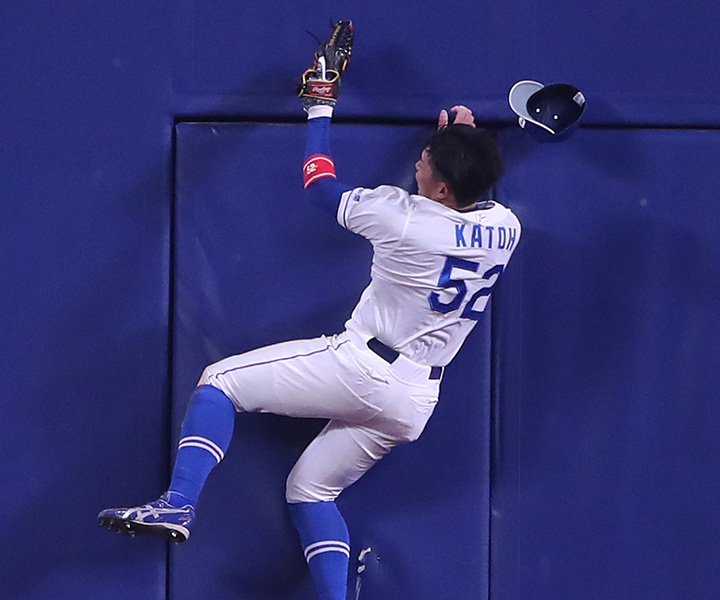 中日・加藤翔平 ゲーム終盤のエリア52／守備職人のプライド | 野球