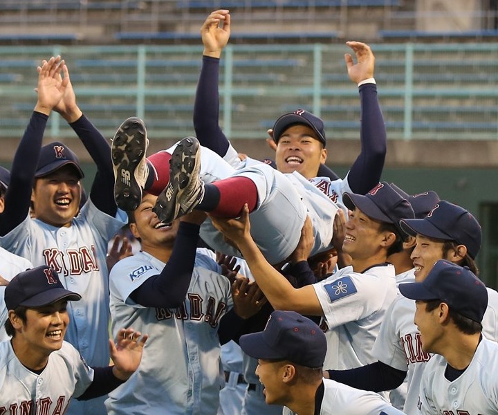 佐藤輝明 阪神1位 を擁する近大が粘り抜いて頂点 野球コラム 週刊ベースボールonline