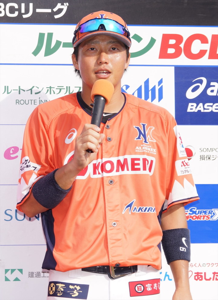 新潟 宮沢直人 ブルペン捕手で支える lリポート 野球 週刊ベースボールonline