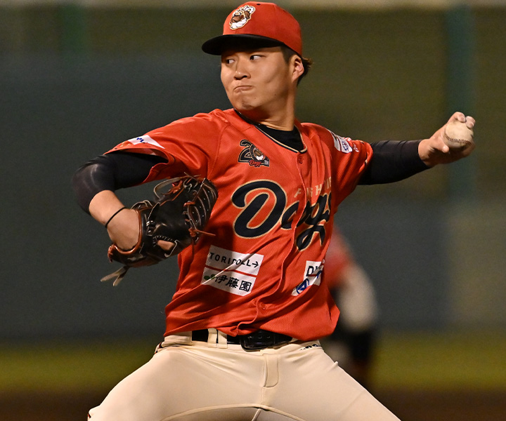 高知ファイティングドッグス　加藤翔汰　実使用ユニフォーム 高知・加藤翔汰 試行錯誤は続く「悔いがなかったからやめられた