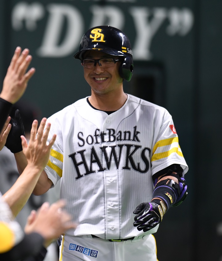 ソフトバンク 江川智晃外野手 来年は活躍してビールかけを 宴会 野球情報 週刊ベースボールonline
