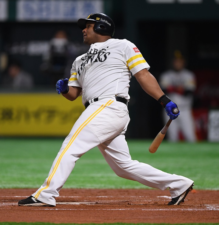 ソフトバンク A デスパイネ外野手 踊るように打ち抜け デスパイネ 登場曲 野球コラム 週刊ベースボールonline