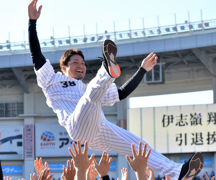 伊志嶺翔大 引退惜別インタビュー 愛するロッテで優勝を 「現役とコーチを天秤にかけている時点で、現役にそこまで強い執着心はないんじゃないか、と