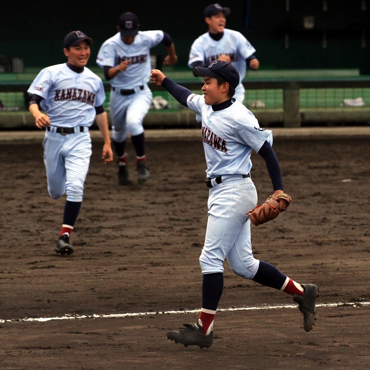 神奈川で私学3校を撃破 準々決勝に挑む 公立 金沢高に注目 野球コラム 週刊ベースボールonline