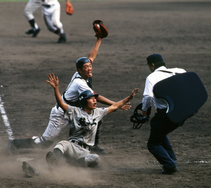 サヨナラ負けの危機を救った松山商 奇跡のバックホーム 夏の甲子園 名勝負列伝 野球コラム 週刊ベースボールonline