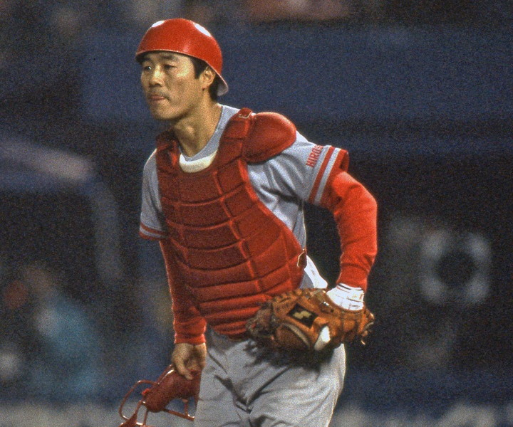 達川光男 絶妙なコミカルさで トリックプレー を行う広島の司令塔 プロ野球1980年代の名選手 野球コラム 週刊ベースボールonline