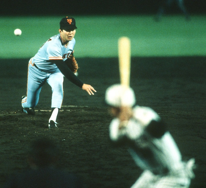 江川が掛布を剛速球で敬遠（1982年9月4日、阪神×巨人）／プロ野球1980