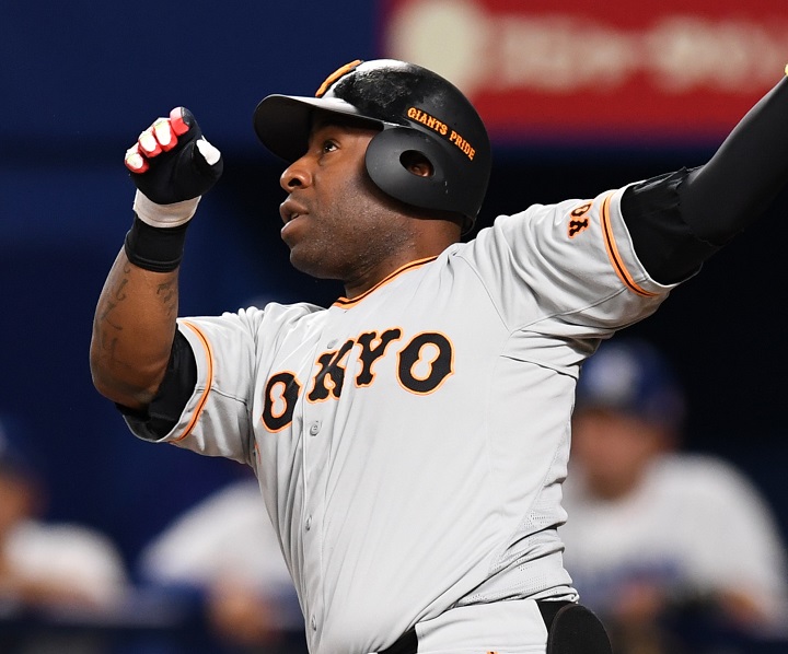 シーズン中に他チームに移籍した外国人選手で活躍したのは誰 野球コラム 週刊ベースボールonline