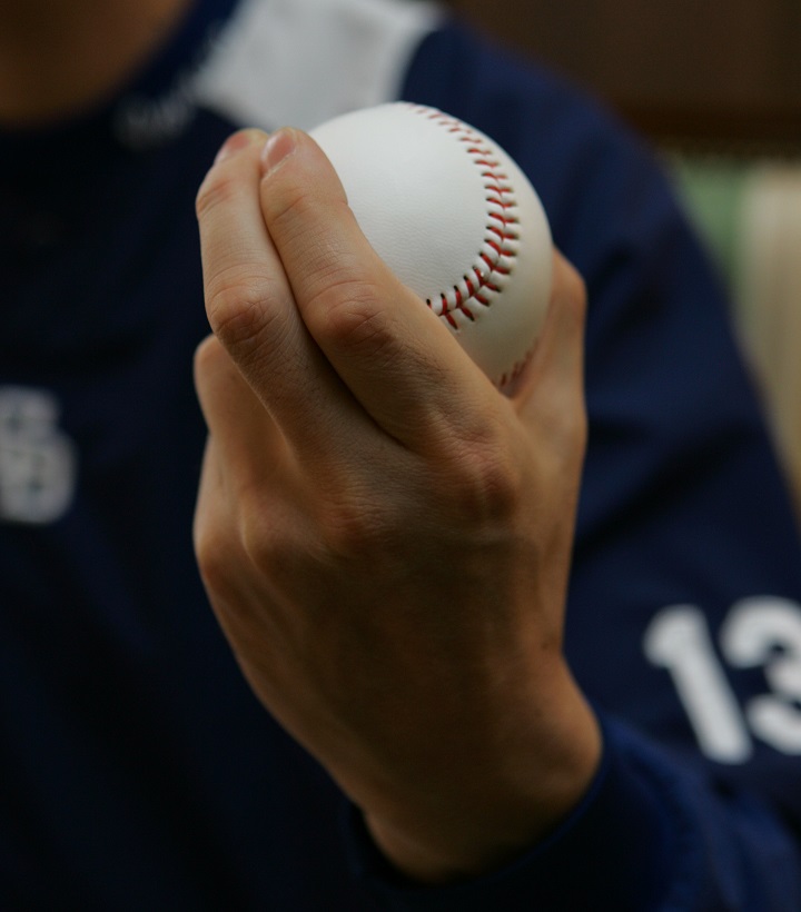 伊藤智仁と岩瀬仁紀 あなたが選ぶ歴代最高のスライダー投手はどっち 野球コラム 週刊ベースボールonline