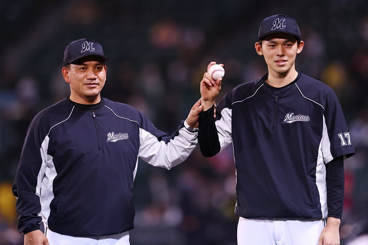 ロッテ・佐々木朗希が甲子園でプロ初勝利。最高の親孝行となった