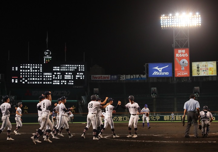 第4試合の終了は21時40分 甲子園第3日は史上最も長い1日 21夏の甲子園 野球コラム 週刊ベースボールonline