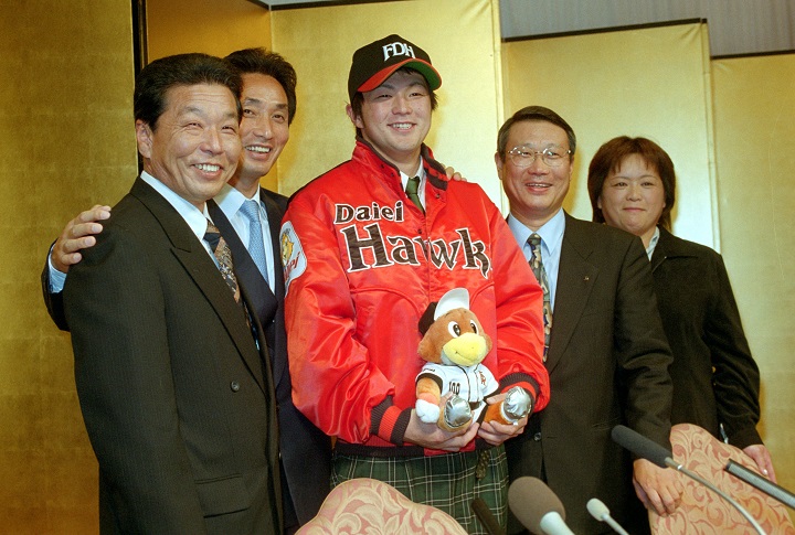 寺原隼人が17年目のシーズンへ。直球に求めるのは速さより“動き”。（2 