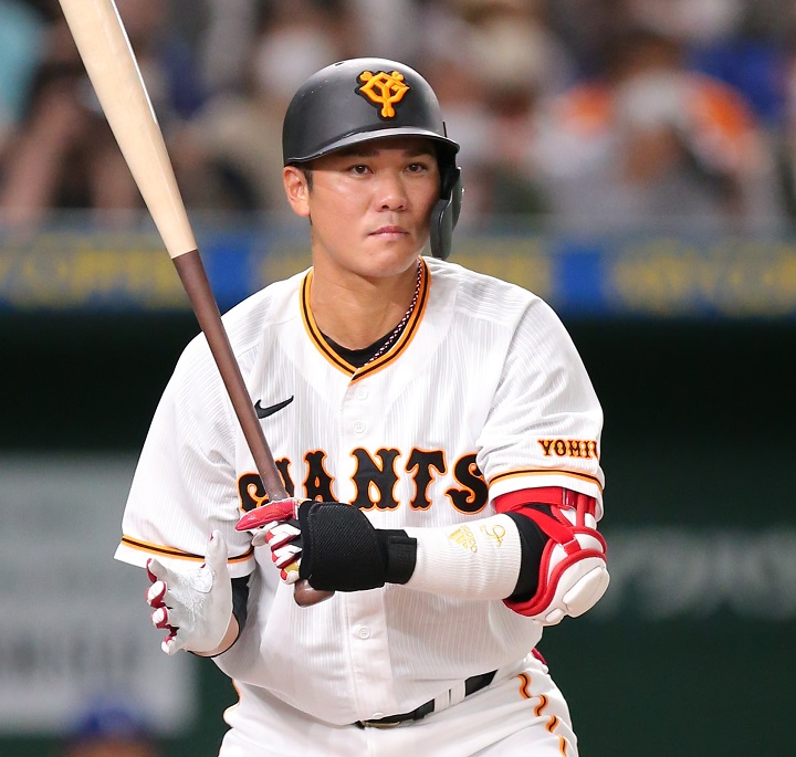 柳田悠岐 ジャージ 坂本勇人 バット 60枚限定 2023 BBM