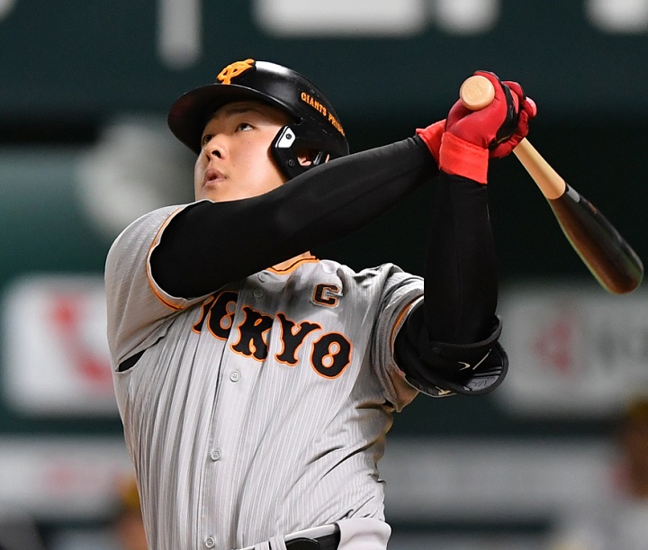 新品未使用】 巨人 岡本和真選手 実使用モデル バット HATTRICK