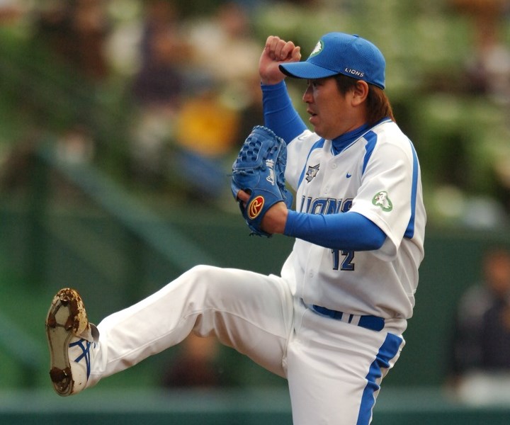 西武ユニフォーム2008年30周年岡本真也背番号12番 西武日本一の力となった2008年人的補償入団の岡本真也 | 野球コラム