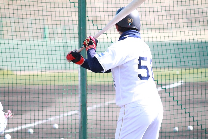 オリックス 足 を生かすために 確かな意識を持ってバットを振る小田裕也 キャンプ取材現場発 野球コラム 週刊ベースボールonline