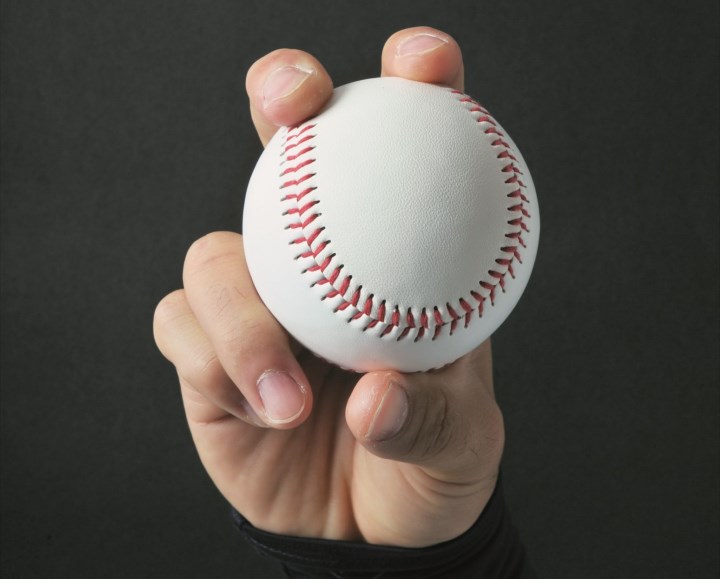 現役投手たちのスライダーの握りと投げ方 野球 週刊ベースボールonline